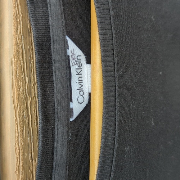 Men's Calvin Klein Classic Black Men's T-Shirt - Size Medium Great Condition - Picture 2 of 6